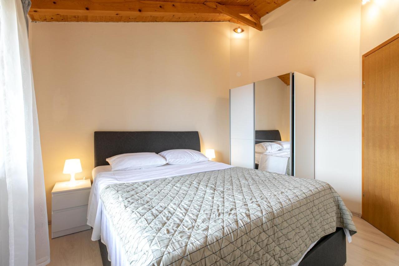Apartments Kastel Pula 普拉 外观 照片